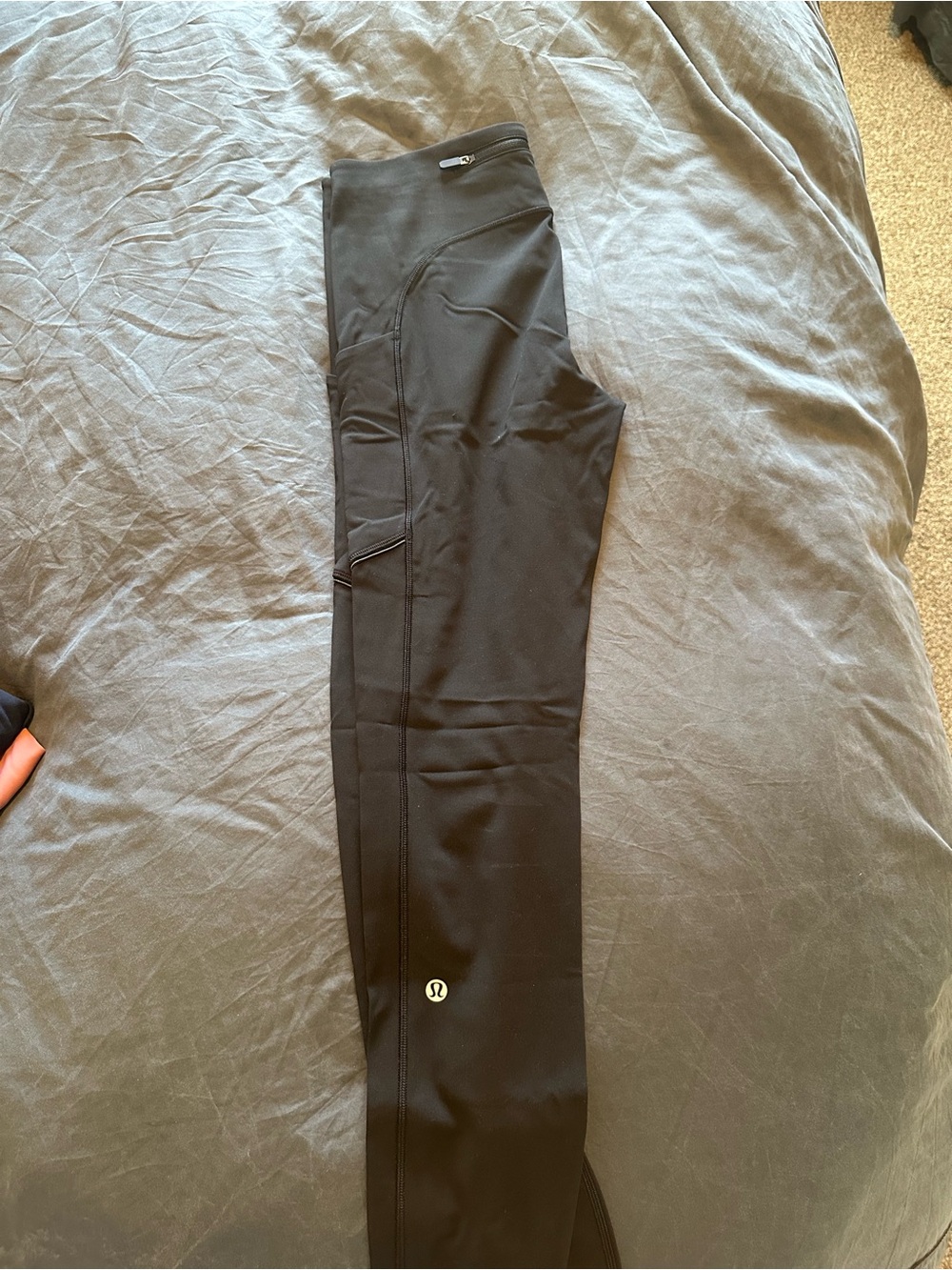 lululemon black leggings size 4/6 like new